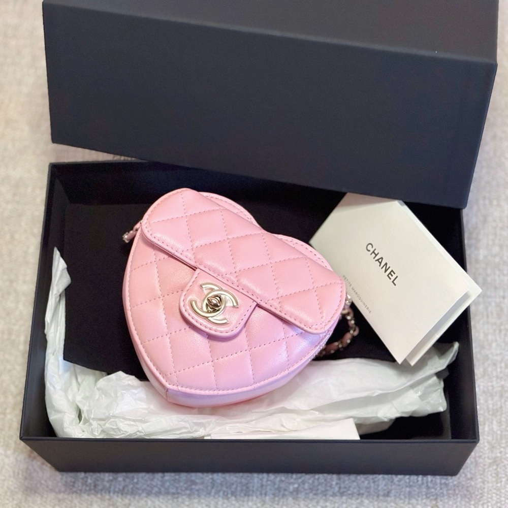 CHANEL 25B Light Pink Small Heart CC Chain Quilted Shoulder Crossbody Bag Clutch